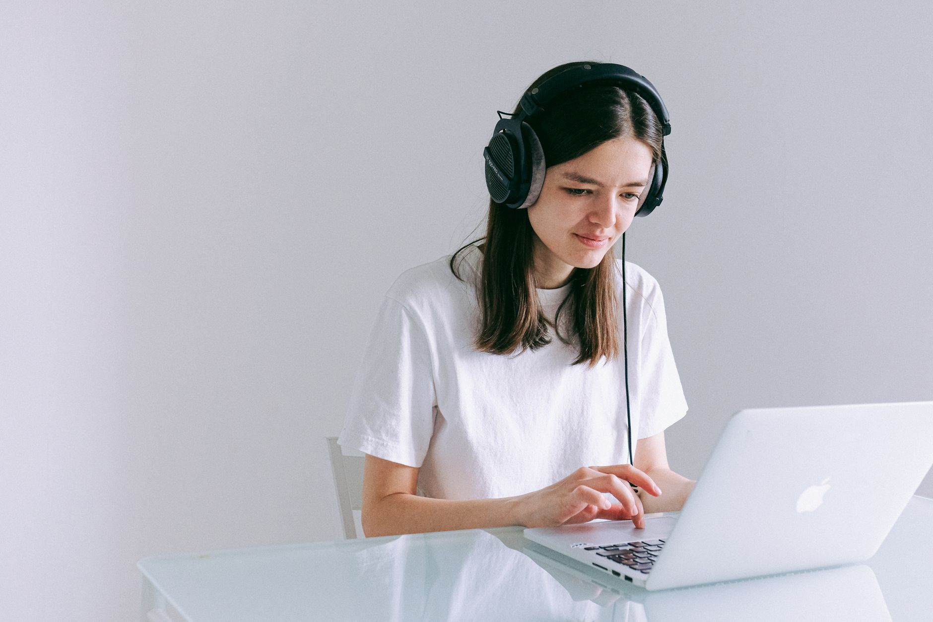 How to Become an Online Transcriptionist From Home
