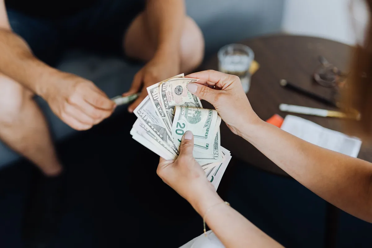 How to Budget and Split Bills With Roommates