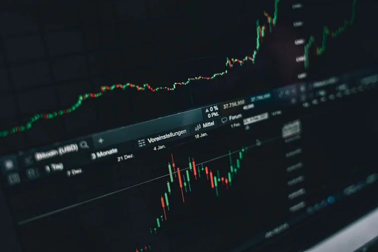 Bull vs Bear Markets: What They Mean for Your Money