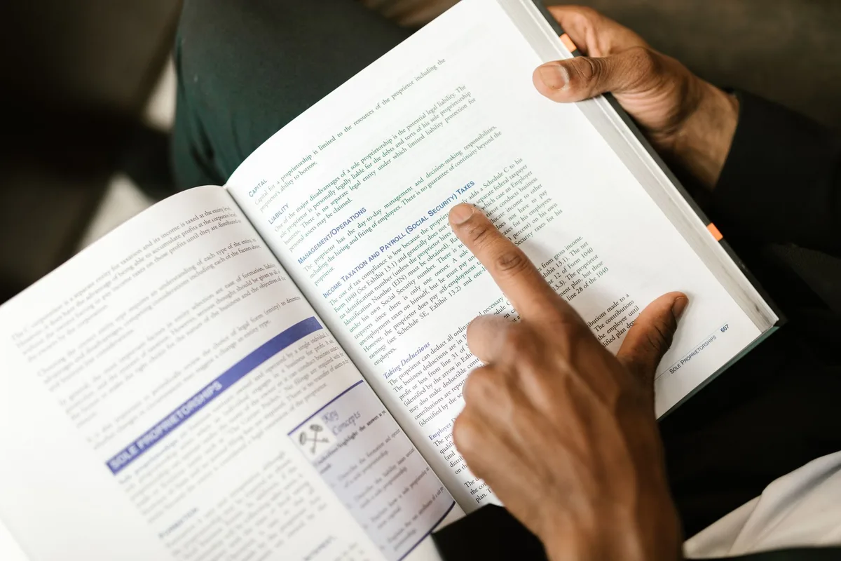 Chapter 7 vs Chapter 13 Bankruptcy: Plain-English Guide
