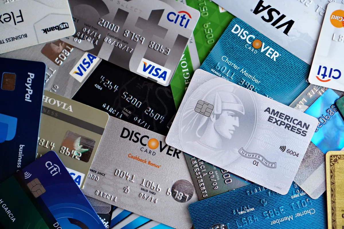 Debit Card vs Credit Card: Which to Use and When
