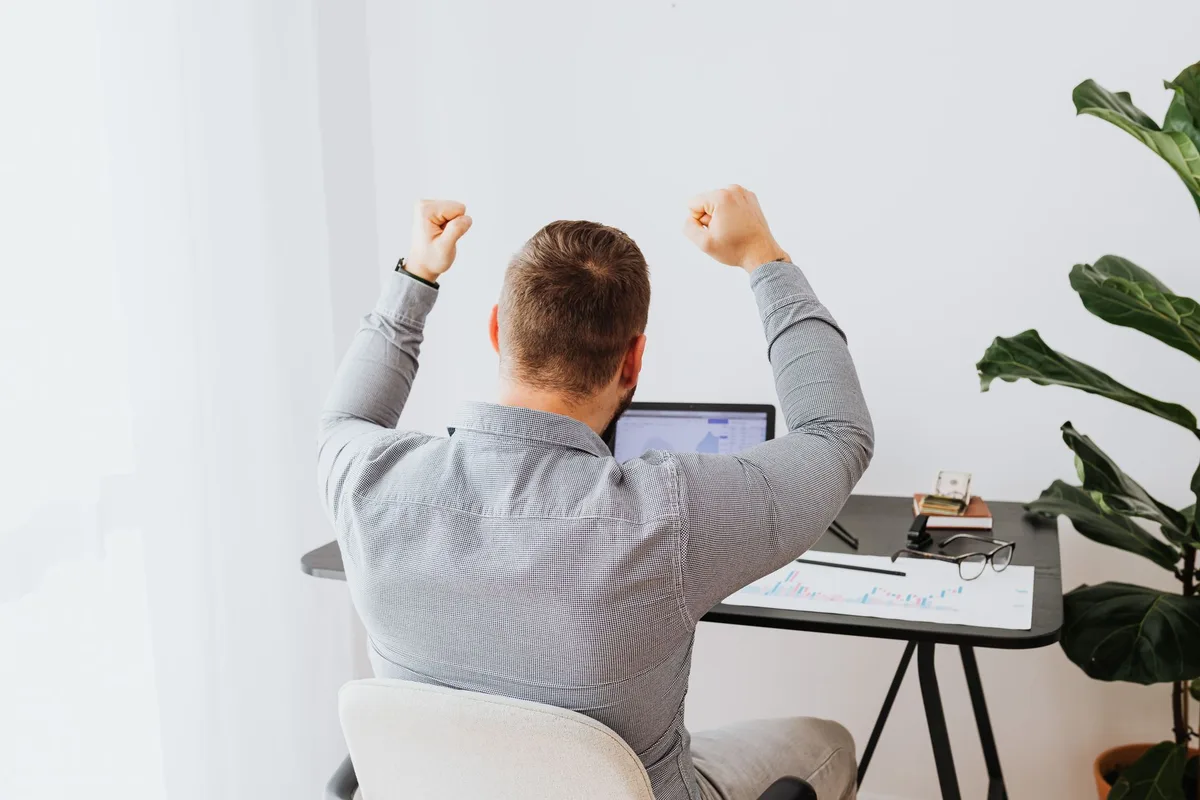 How to Become a Freelance Customer Success Manager (2026)