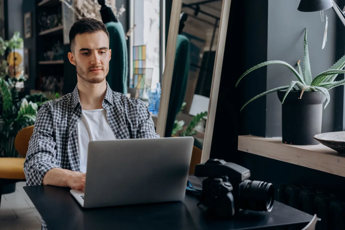 How to Become a Freelance Motion Designer in 2026