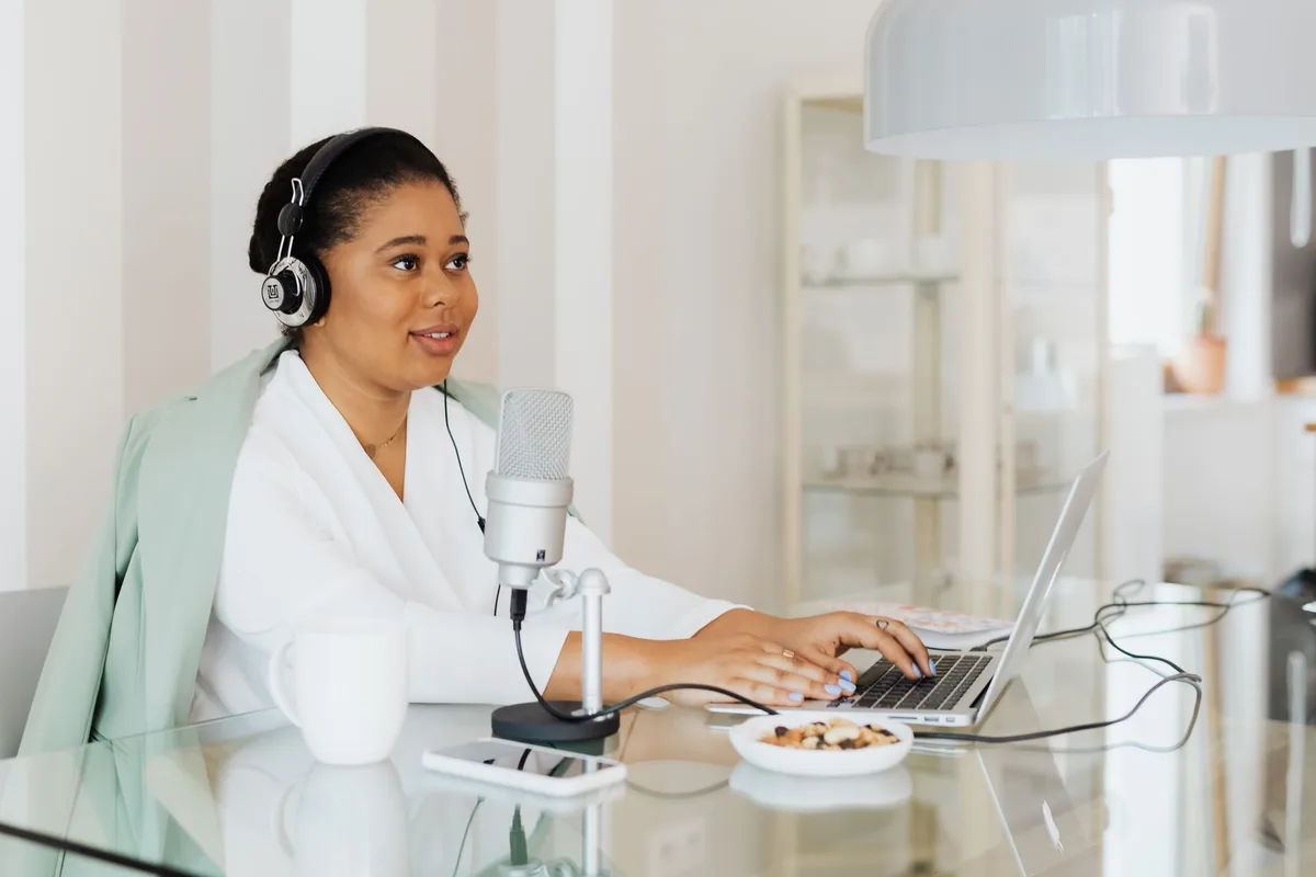 How to Become a Freelance Podcast Editor in 2026