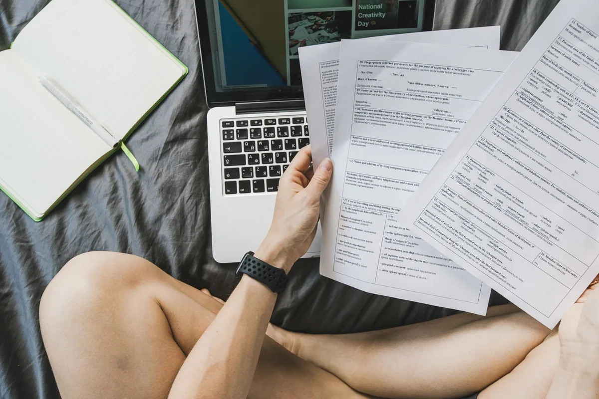 How to Become a Freelance Research Assistant in 2026