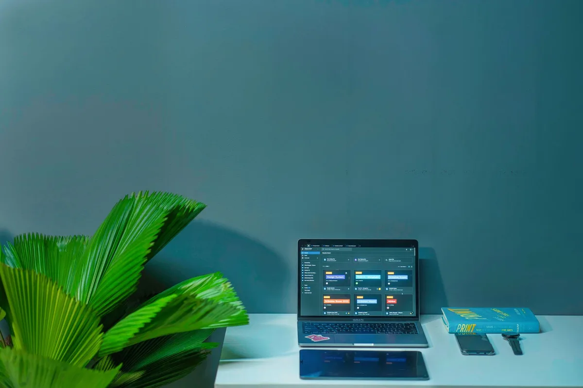 How to Become a Freelance UX Designer in 2026