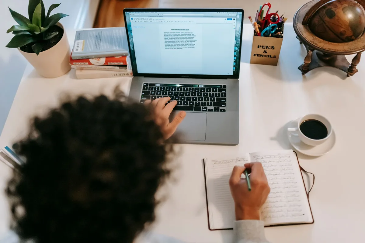 How to Become a Freelance Writer and Land Clients