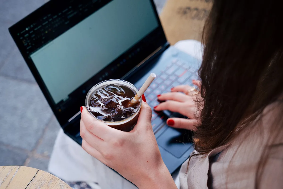 How to Budget for a Side Hustle With a Day Job