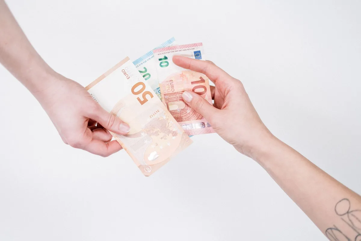 How to Dispute a Bank Fee Successfully in 2026