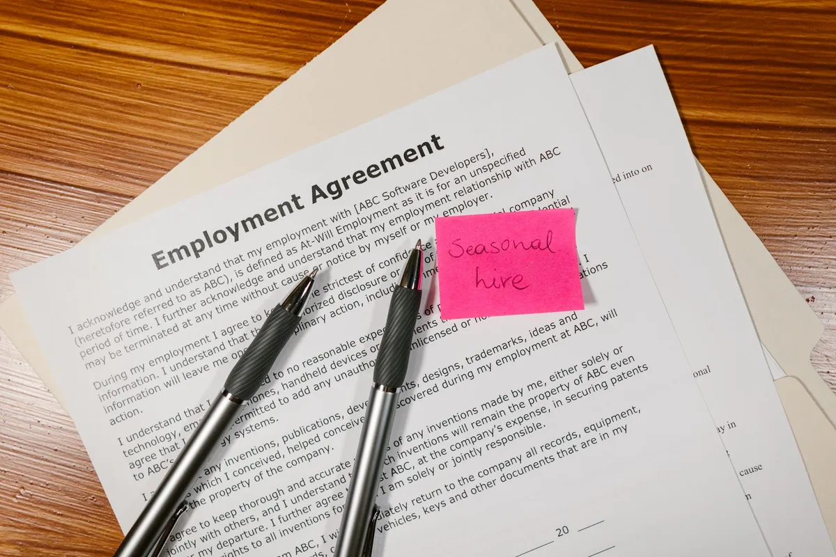 How to Negotiate a Job Offer: Pay, Benefits, and Net