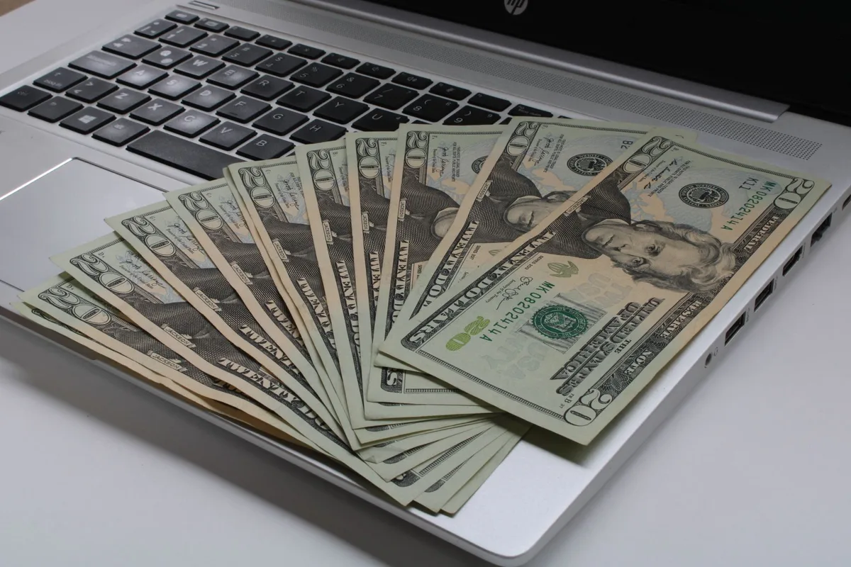 How to Order Checks Online and Avoid Bank Fees