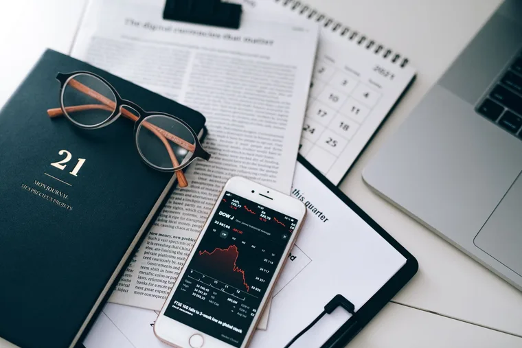 How to Read Stock Charts: A Complete Beginner's Guide