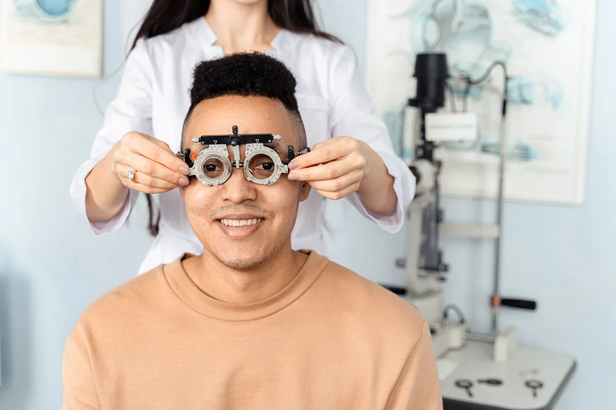 How to Save Money on Contact Lenses and Eye Exams
