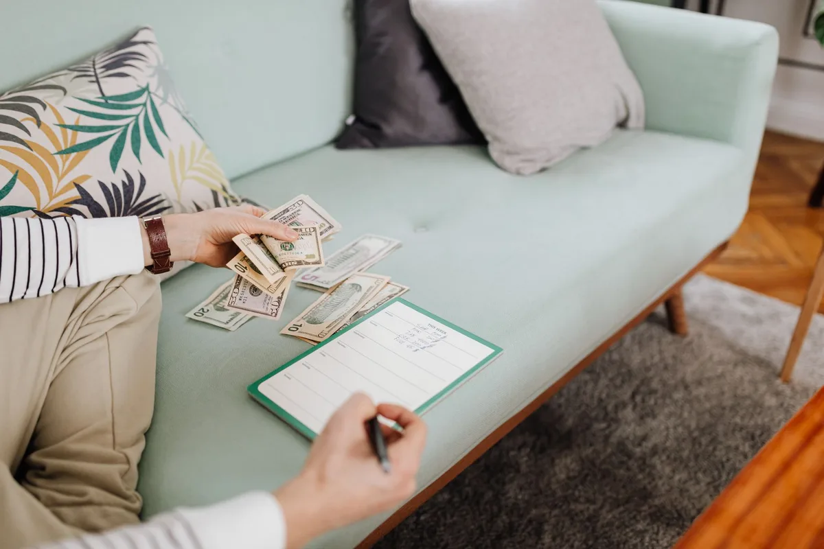 How to Save Money on Furniture and Home Decor