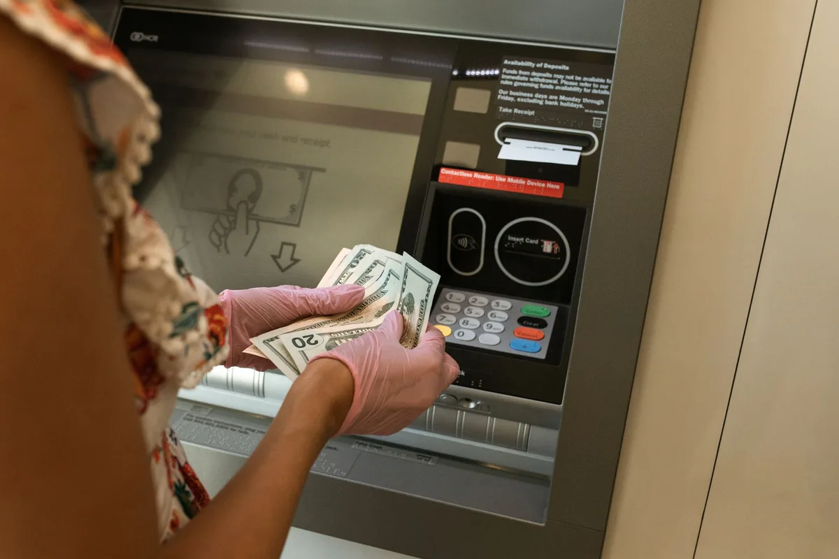 Money Market vs Savings Accounts: Which Wins in 2026?