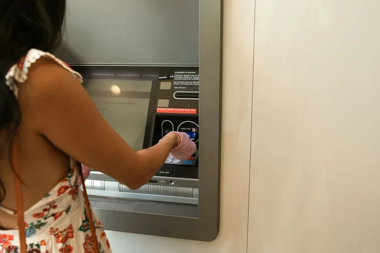 What Is a Demand Deposit Account? Explained Simply